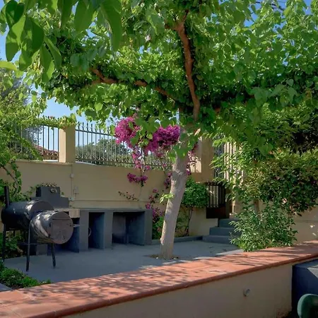 N A P L House * Keramiaí