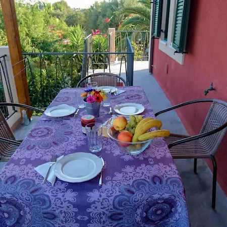 N A P L House Dom wakacyjny Keramiaí