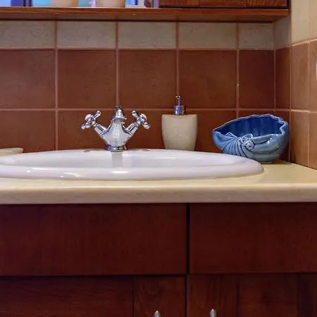 Dom wakacyjny N A P L House *