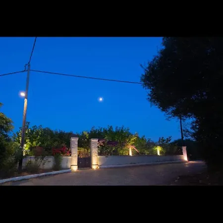 N A P L House 펜션 Keramiaí