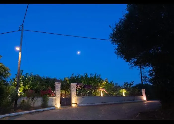 N A P L House בית נופש Keramiaí